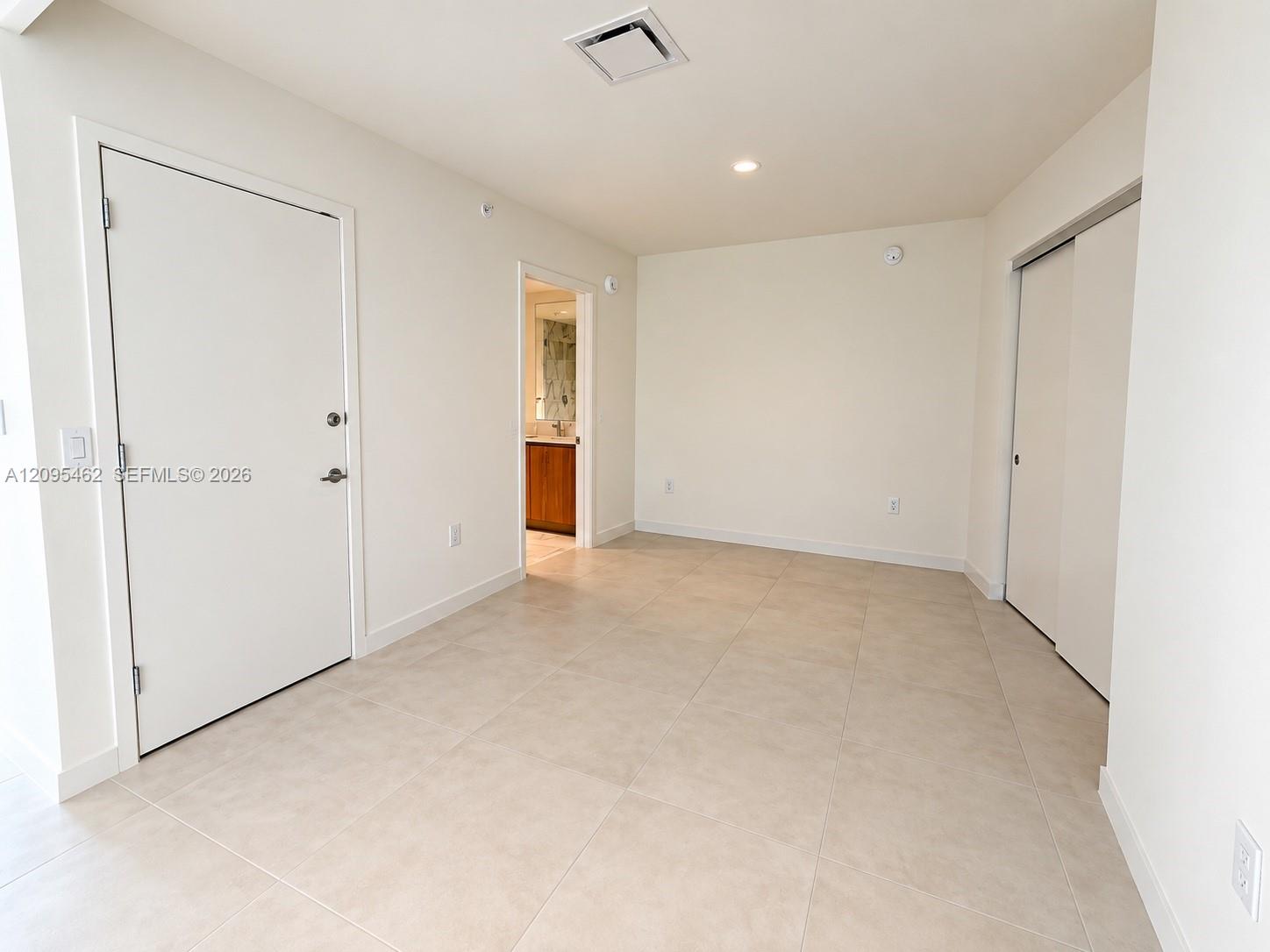 1400 Biscayne gallery image #8