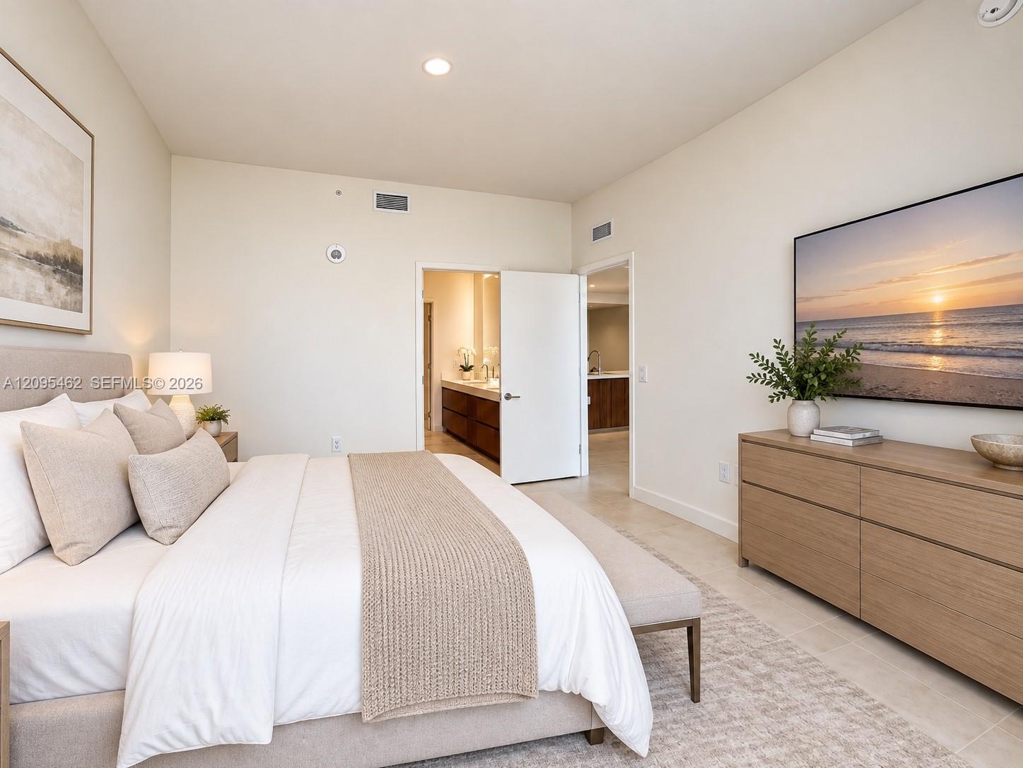 1400 Biscayne gallery image #9