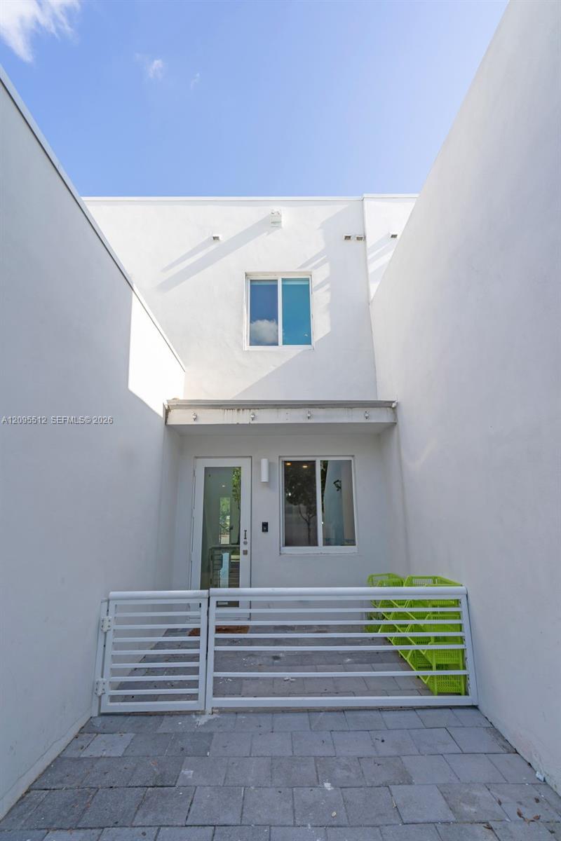 10365 NW 66th Street gallery image #13