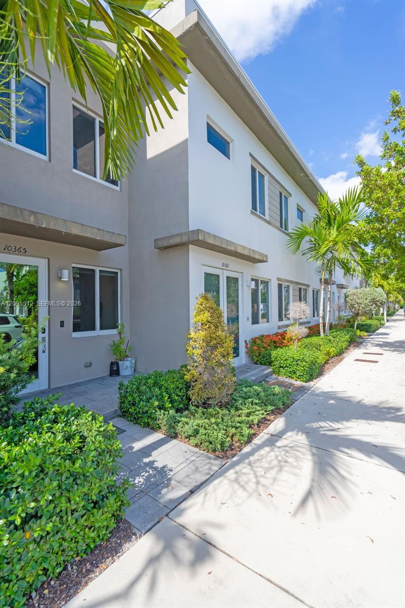10365 NW 66th Street gallery image #14