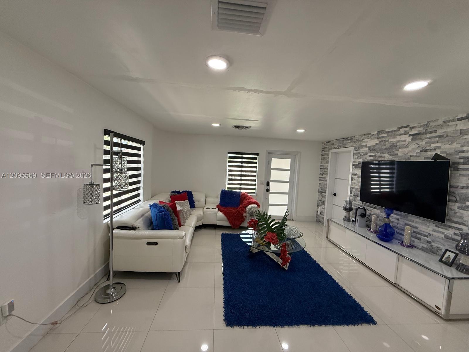 10516 NW 36th Place