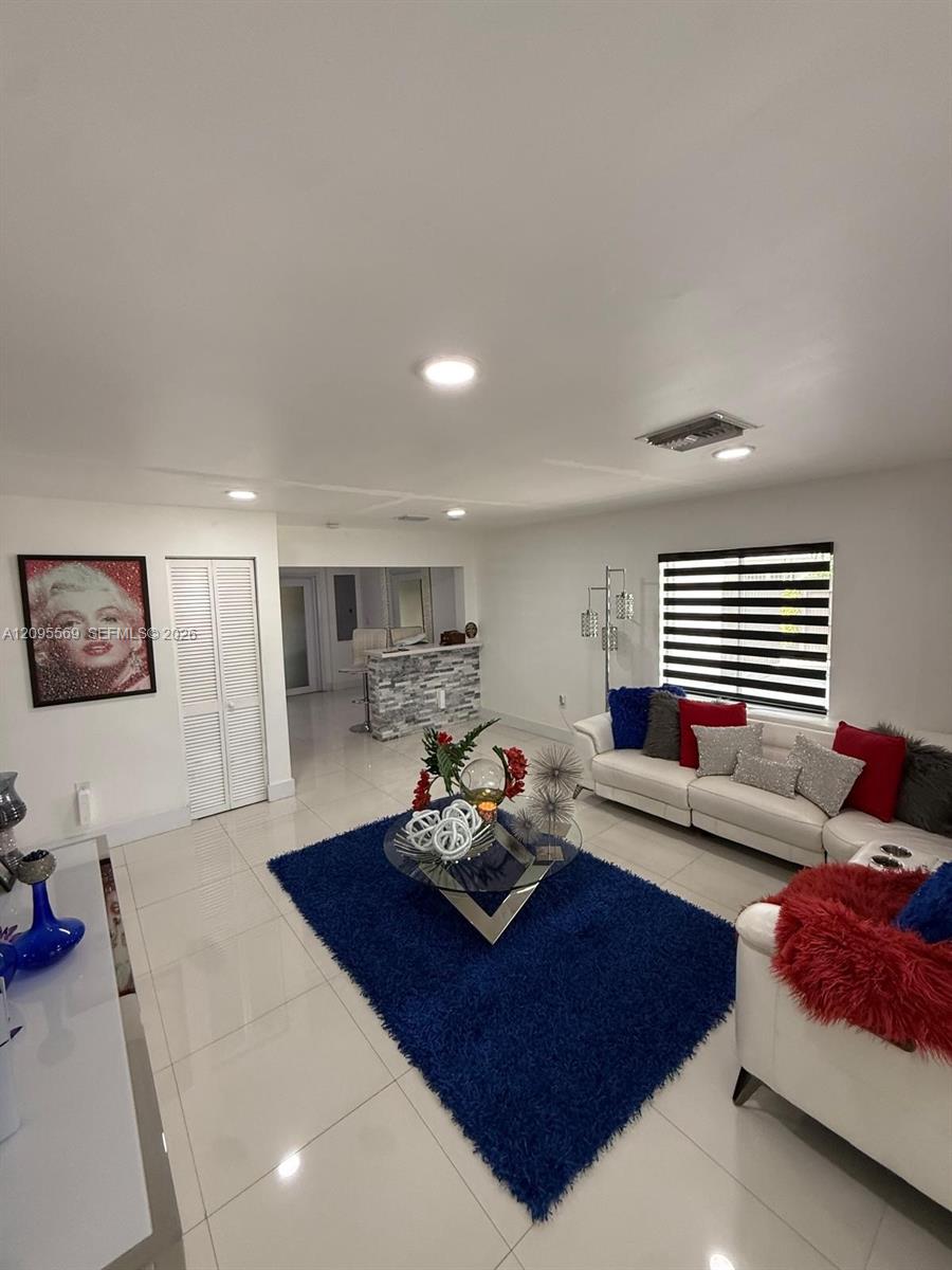 10516 NW 36th Place