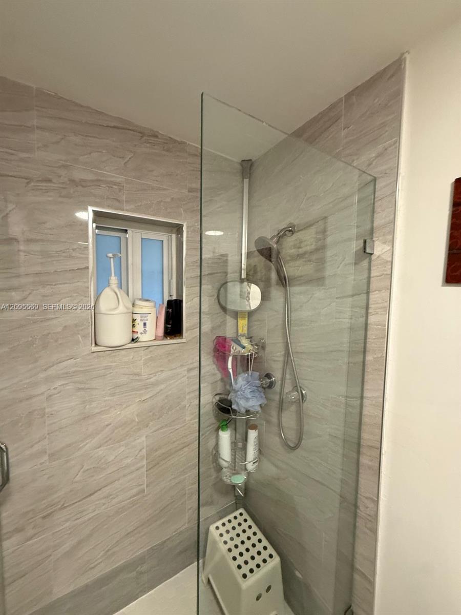 10516 NW 36th Place