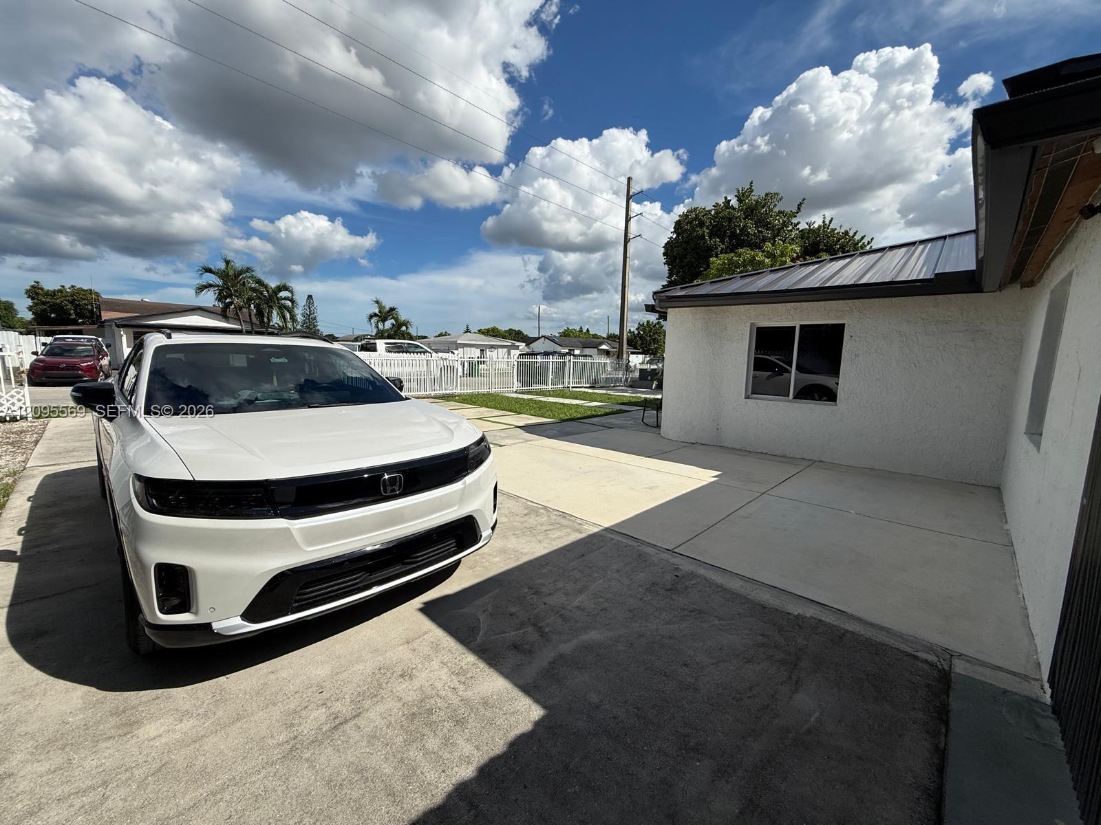 10516 NW 36th Place
