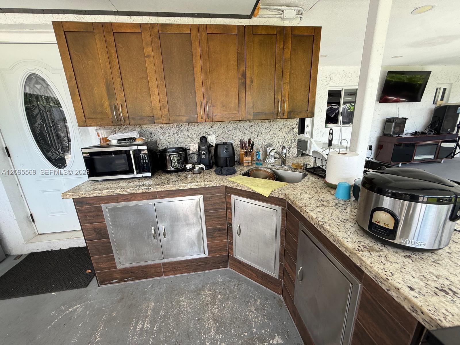 10516 NW 36th Place