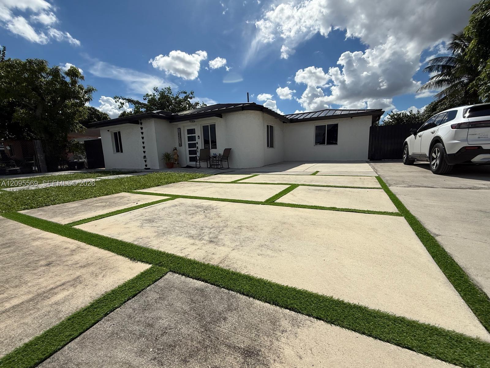 10516 NW 36th Place