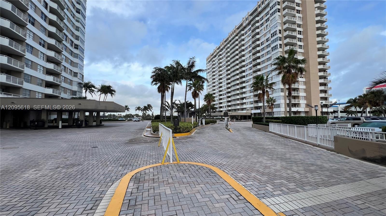 1985 S Ocean Drive gallery image #37