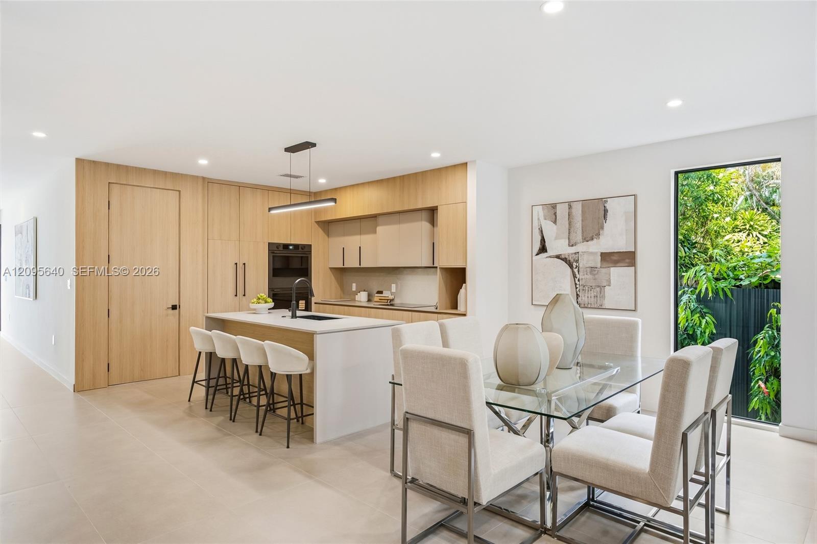 2619 SW 31st Place