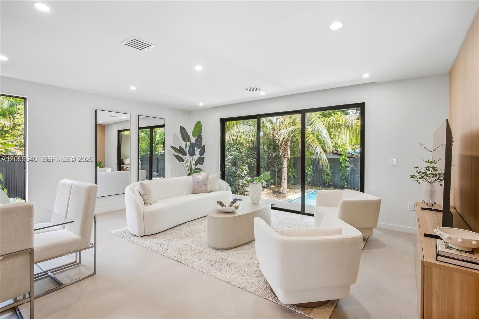 2619 SW 31st Place