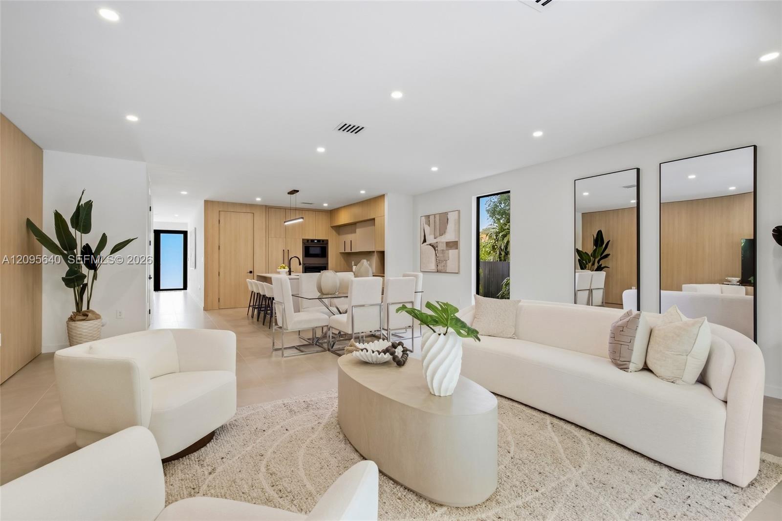 2619 SW 31st Place