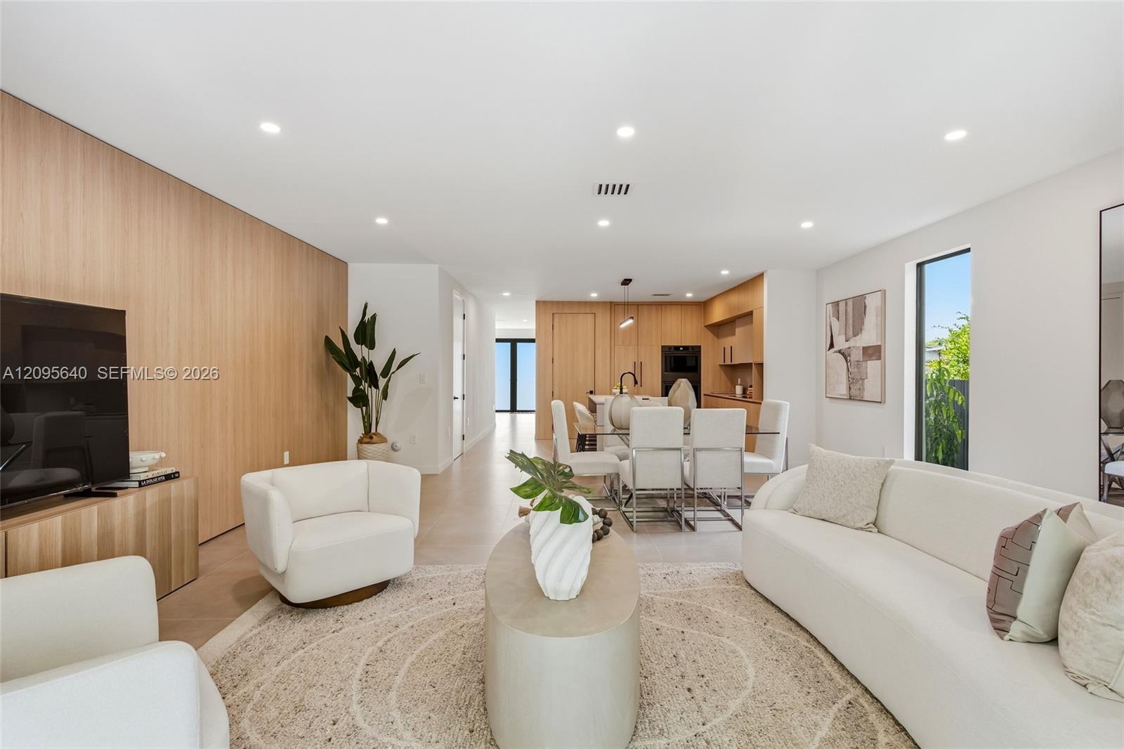 2619 SW 31st Place