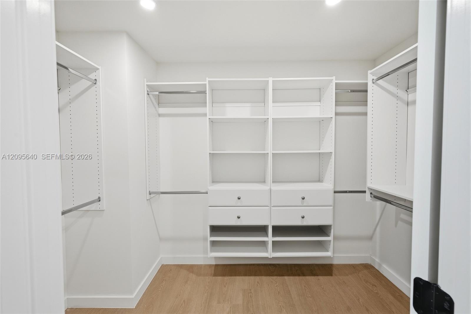 2619 SW 31st Place