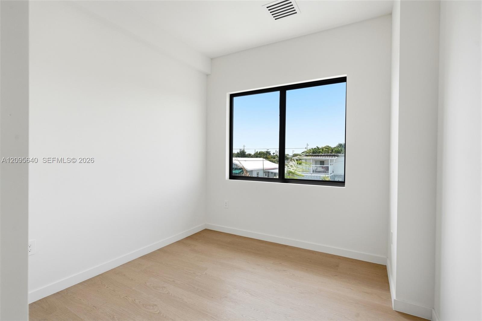 2619 SW 31st Place