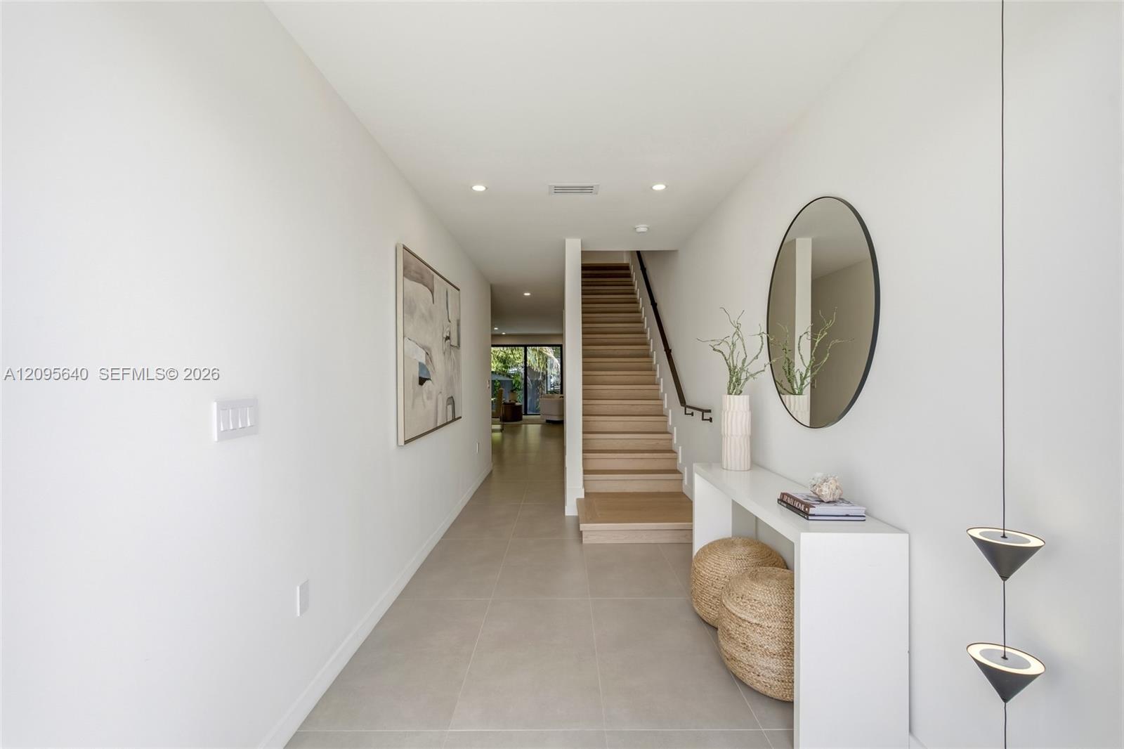 2619 SW 31st Place