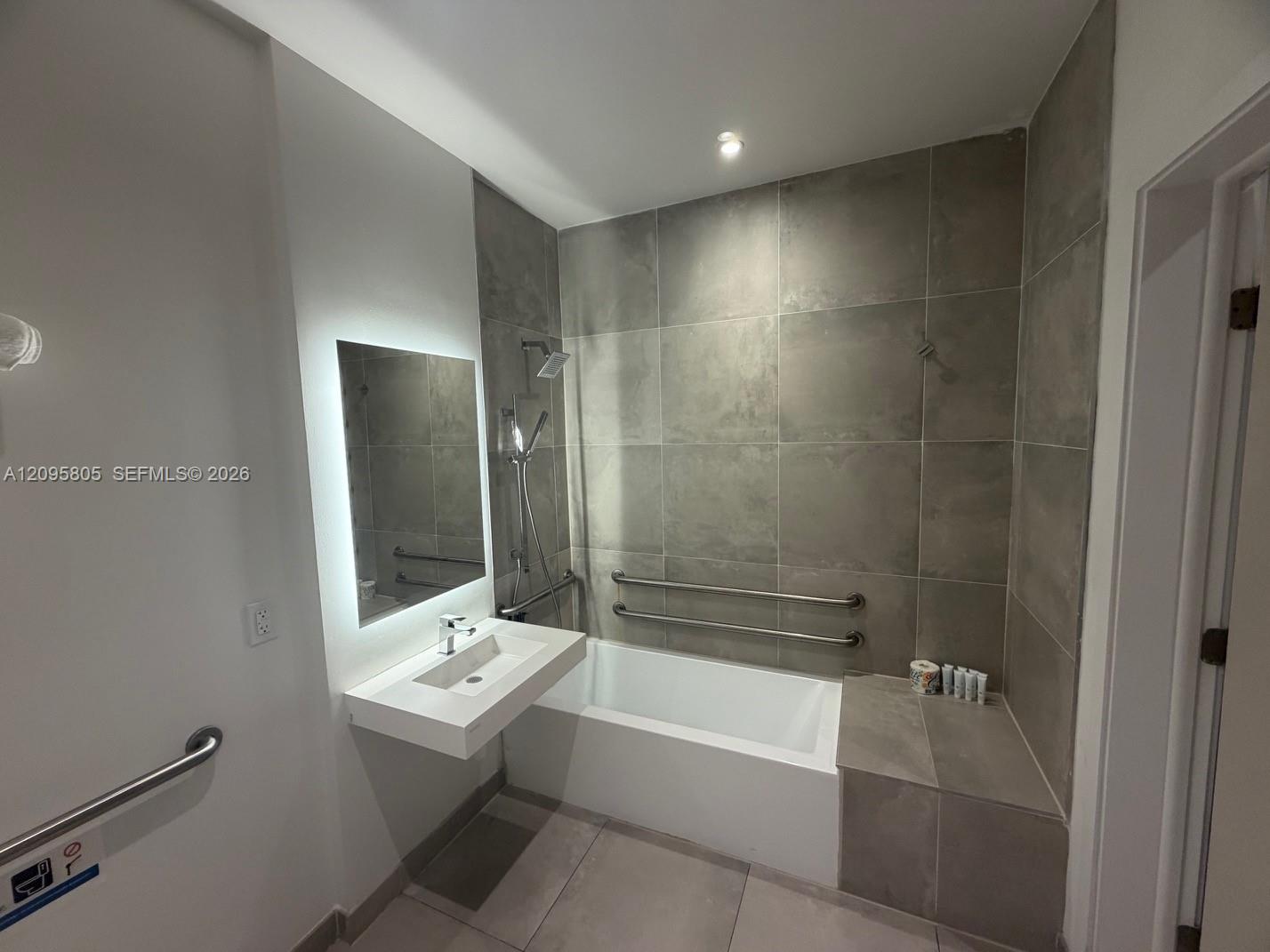 229 SW 9th Street