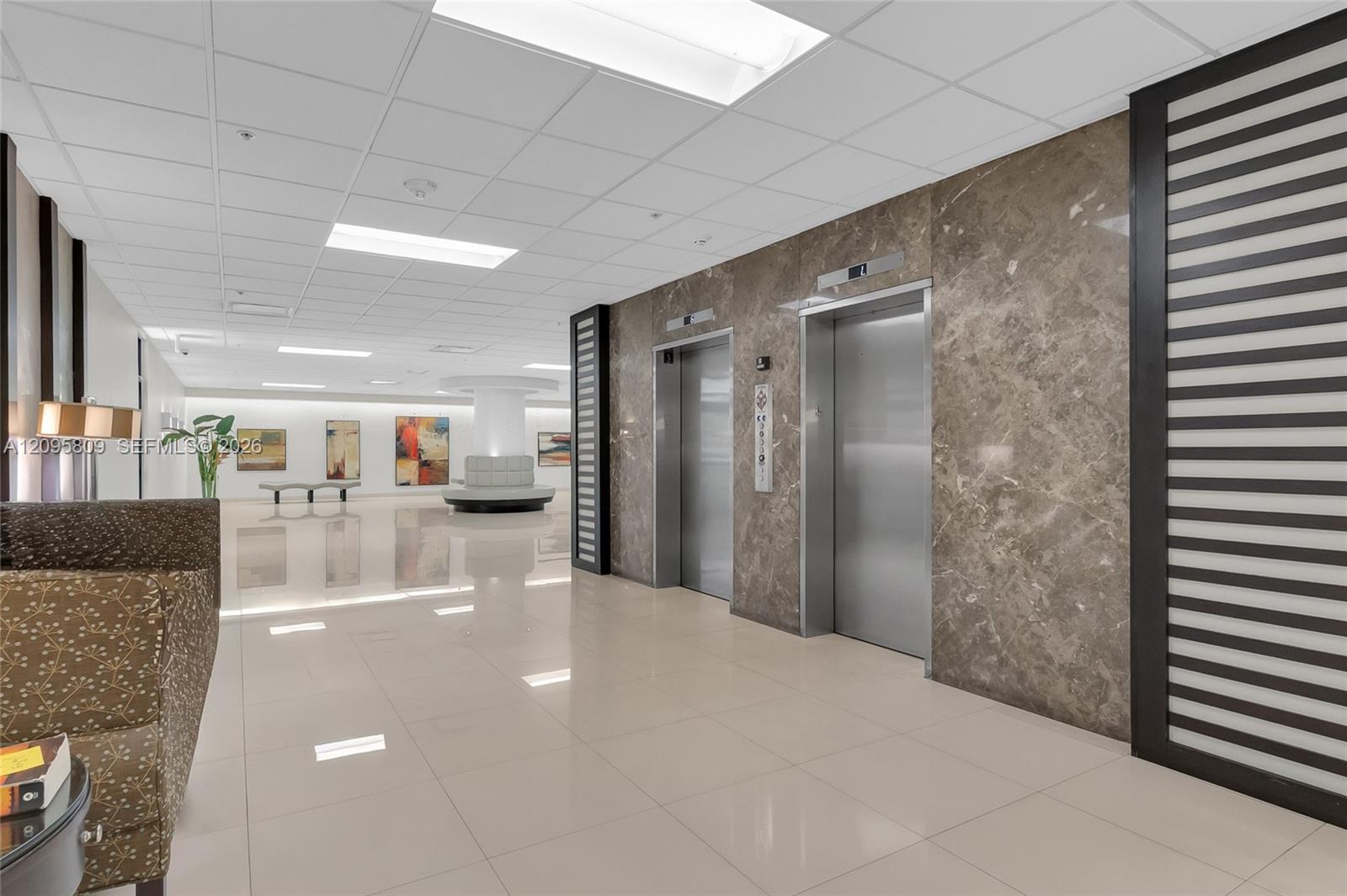 1623 Collins Avenue gallery image #10