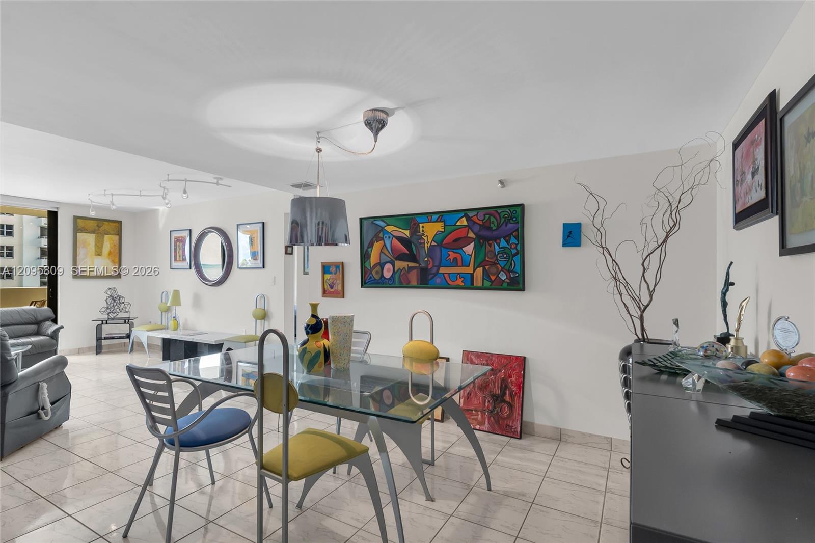 1623 Collins Avenue gallery image #11