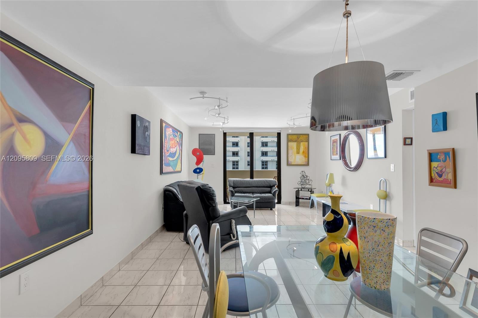 1623 Collins Avenue gallery image #2