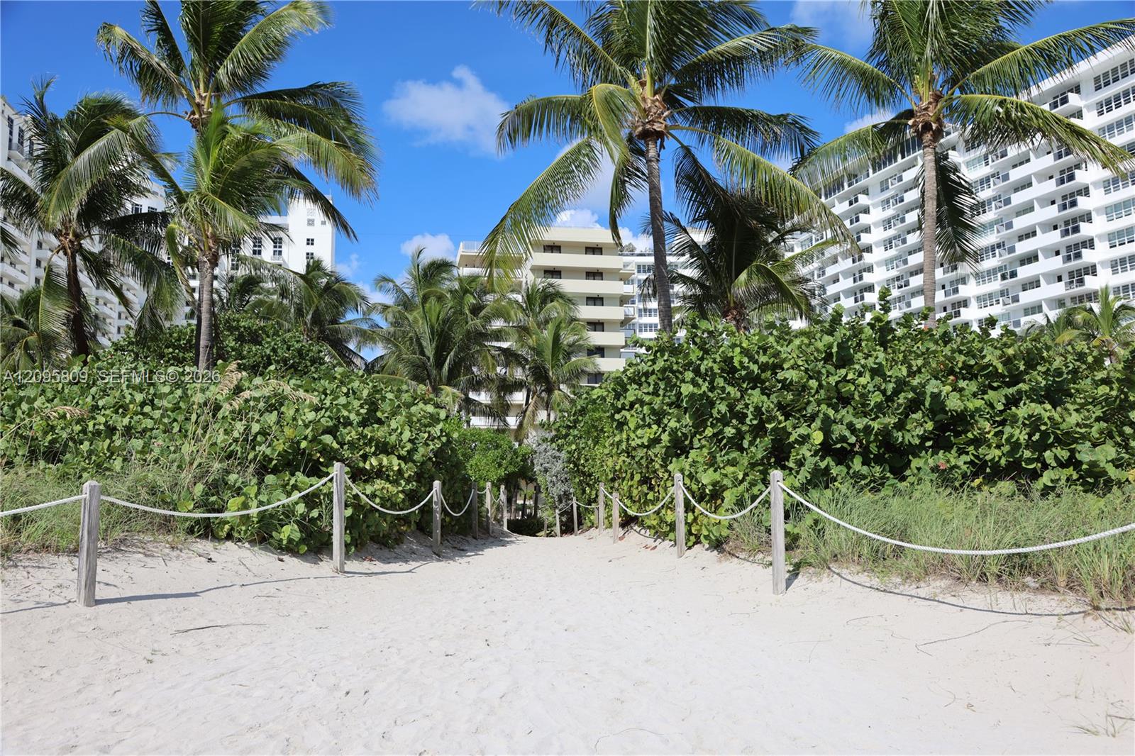 1623 Collins Avenue gallery image #27