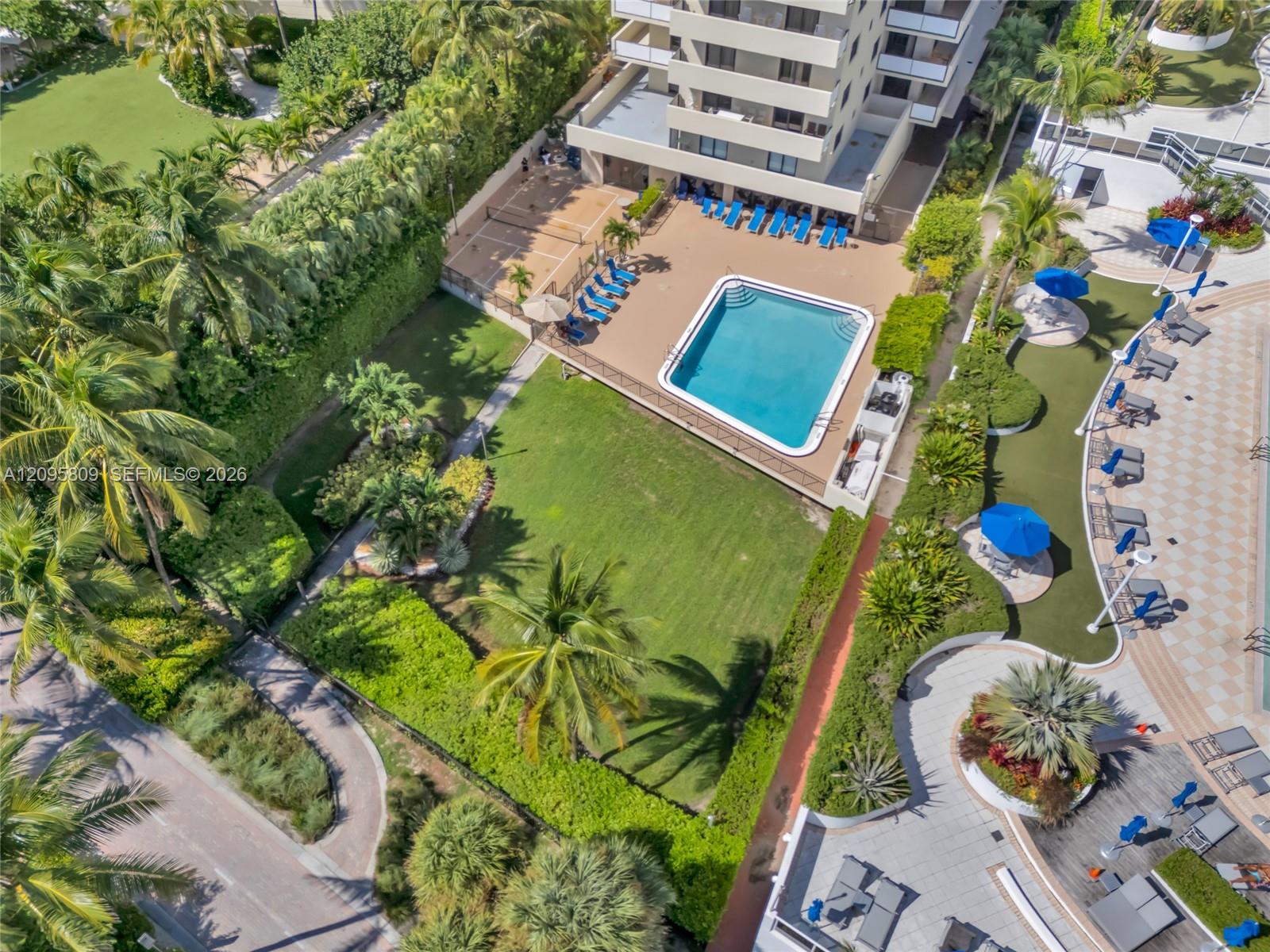 1623 Collins Avenue gallery image #30