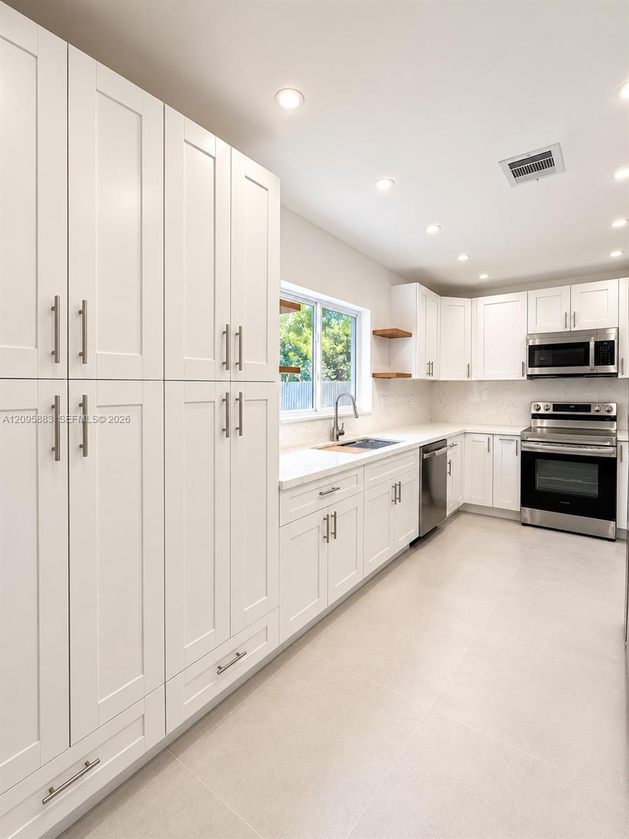 710 NW 176th Terrace