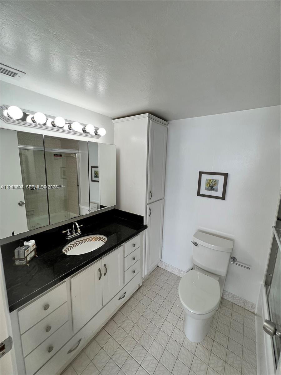 18031 Biscayne Boulevard