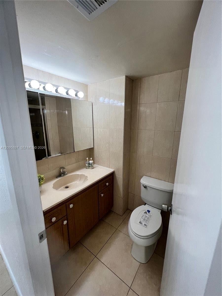 18031 Biscayne Boulevard