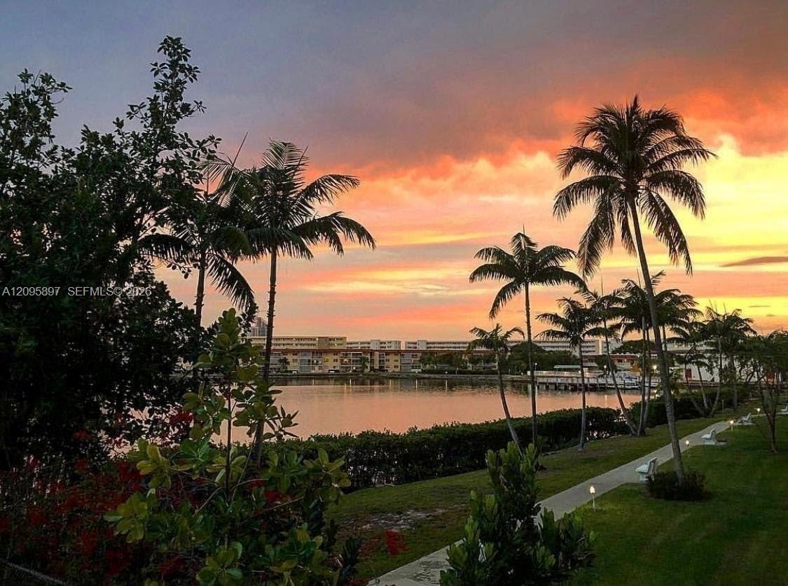 18031 Biscayne Boulevard