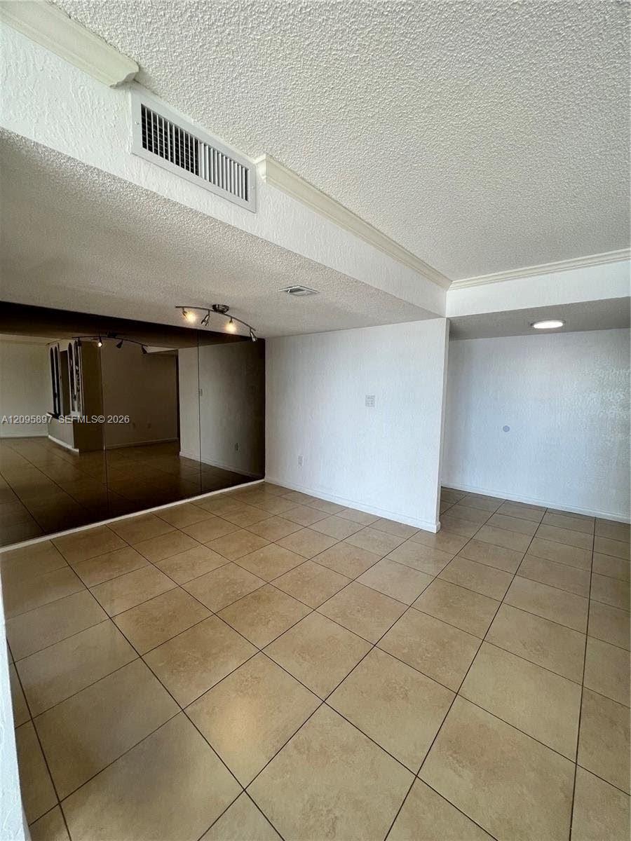 18031 Biscayne Boulevard