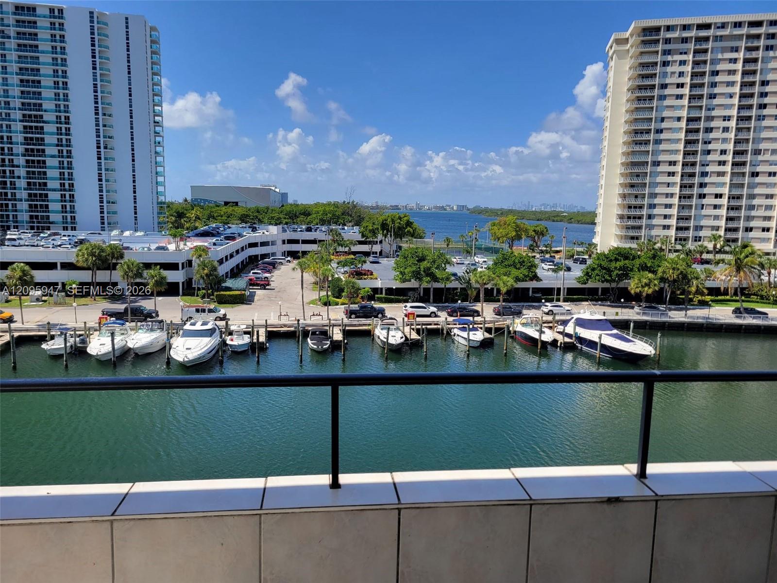 220 Kings Point Drive