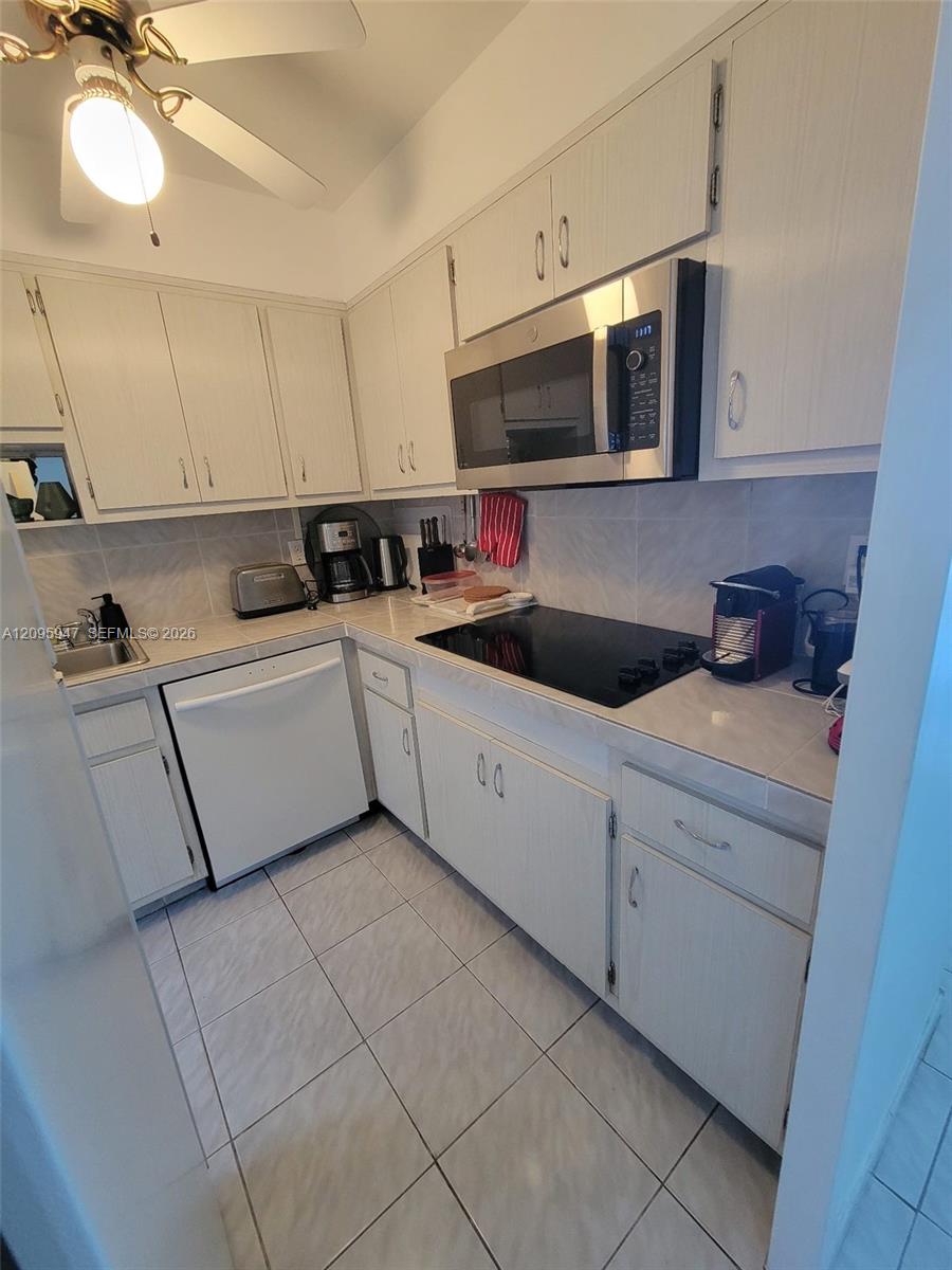 220 Kings Point Drive