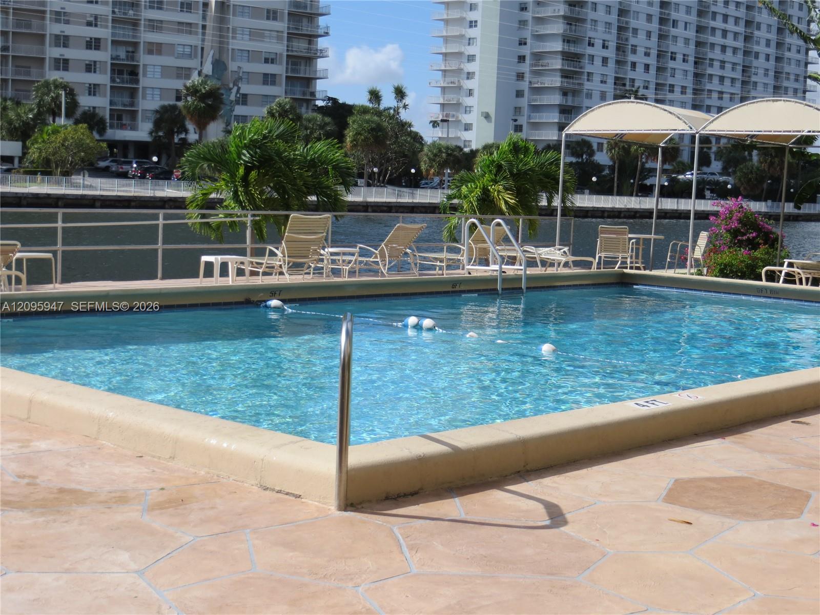 220 Kings Point Drive
