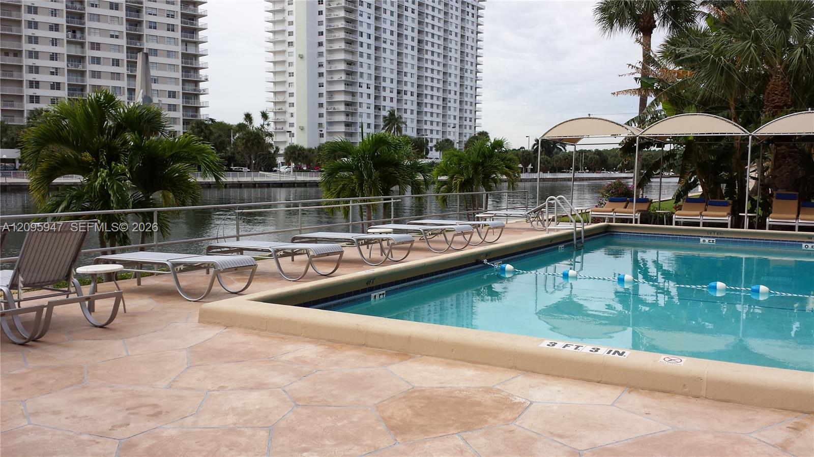 220 Kings Point Drive
