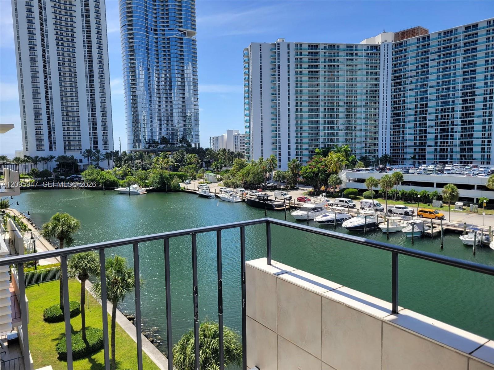 220 Kings Point Drive