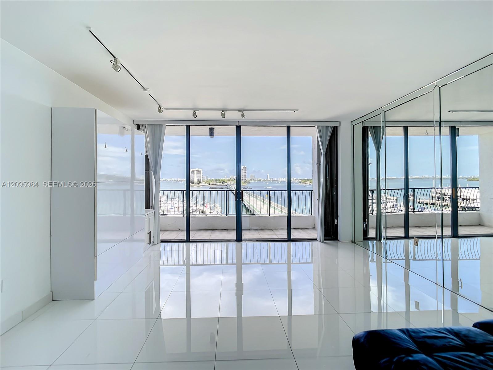 555 NE 15th Street gallery image #11