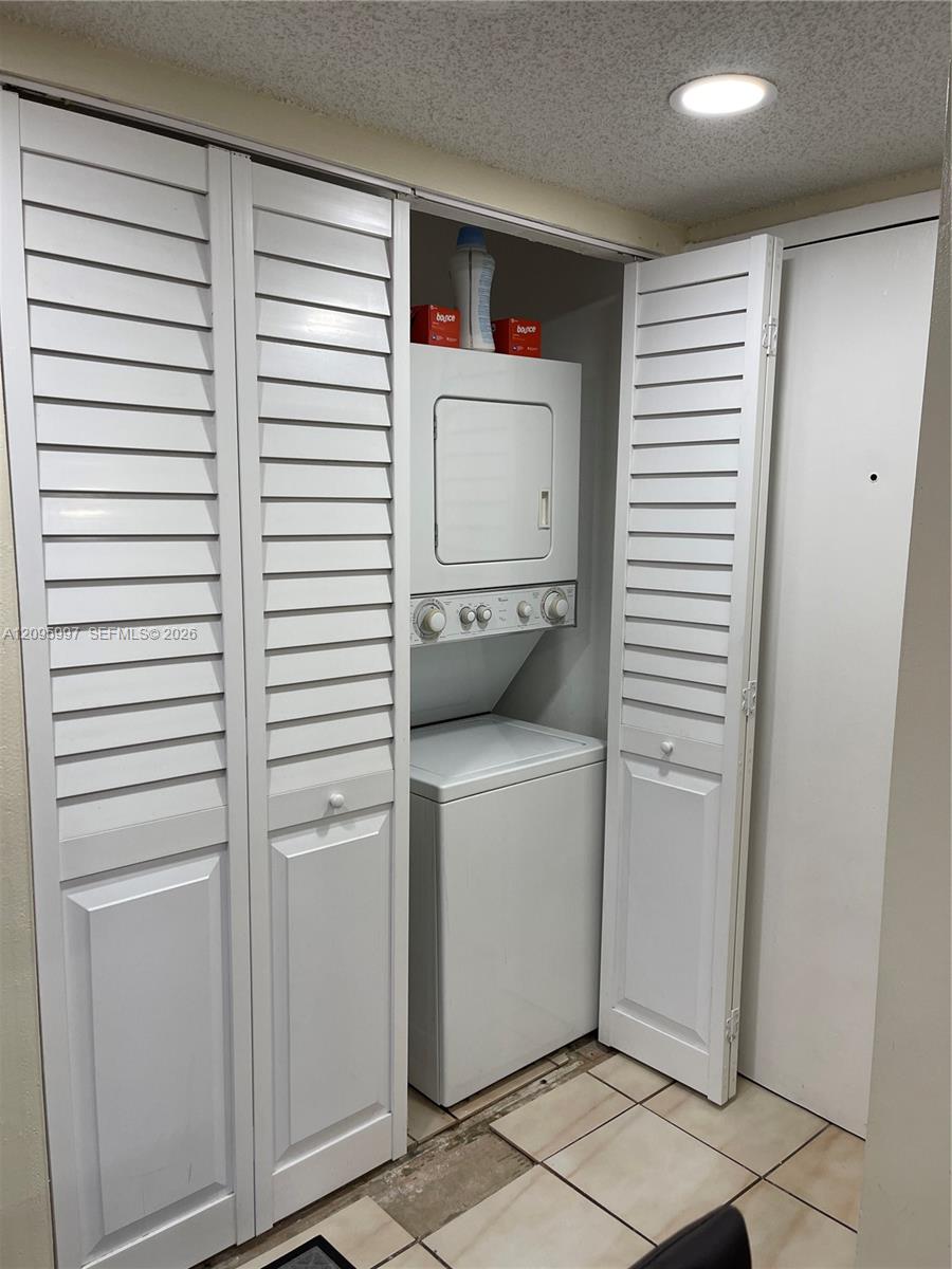 1055 W 77th Street