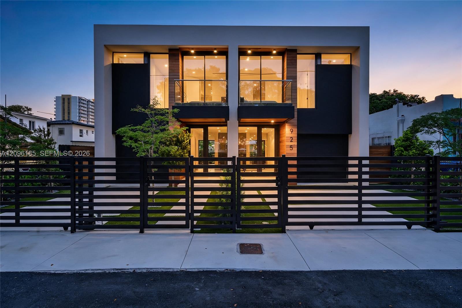 925 SW 10th Avenue