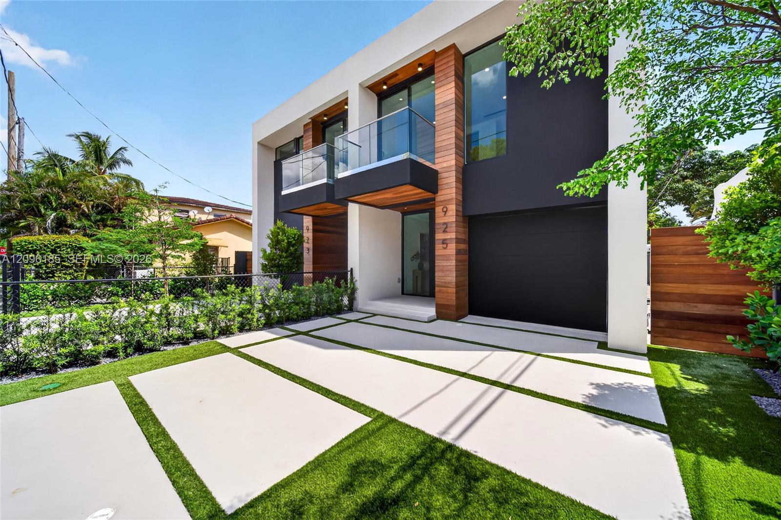 925 SW 10th Avenue
