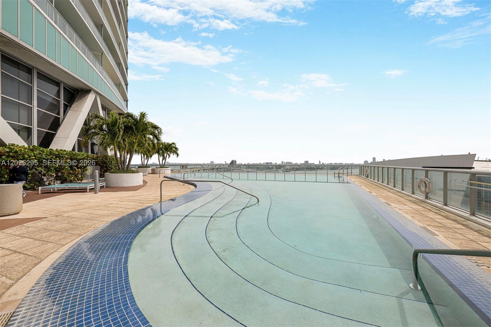 888 Biscayne Boulevard gallery image #21