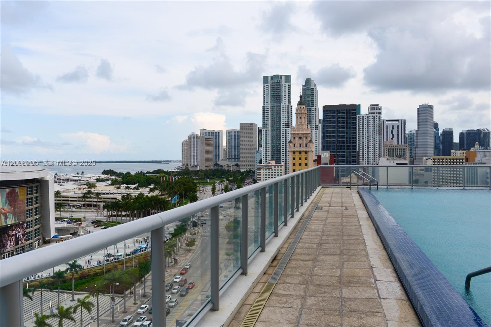888 Biscayne Boulevard gallery image #29