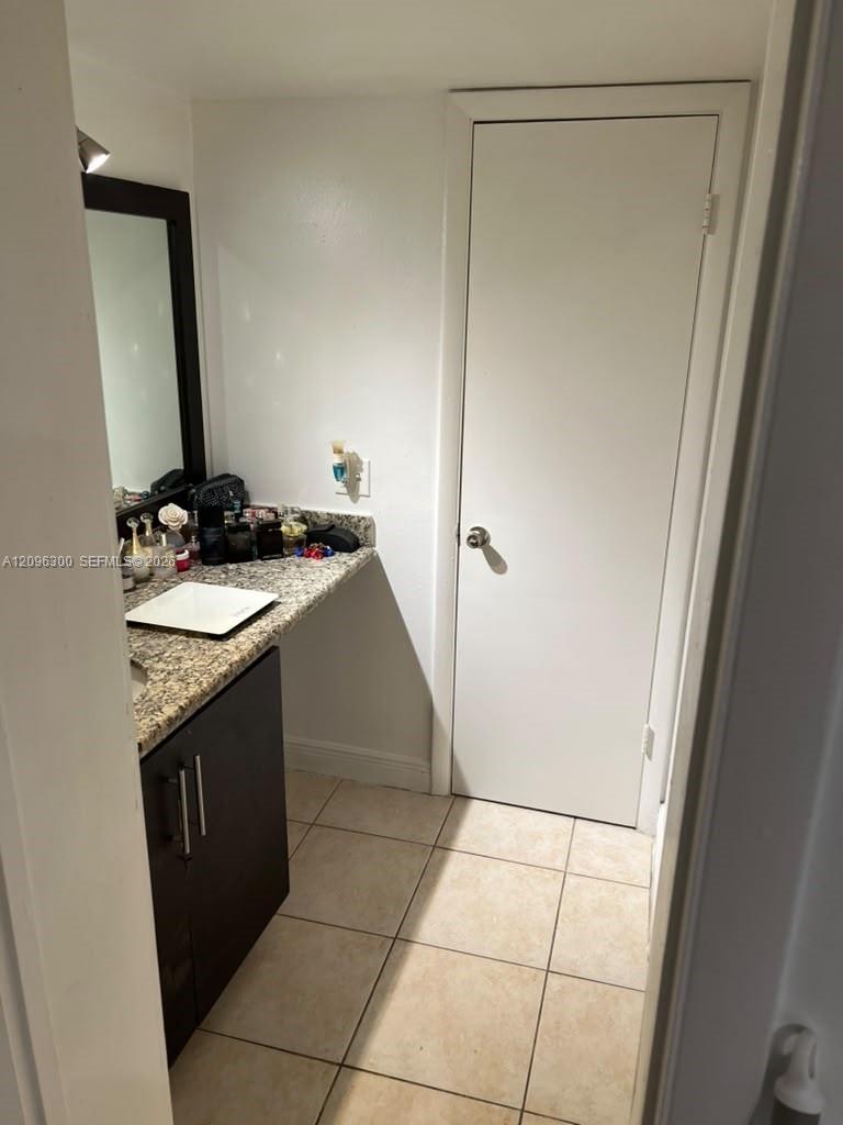 486 NW 165th St Road