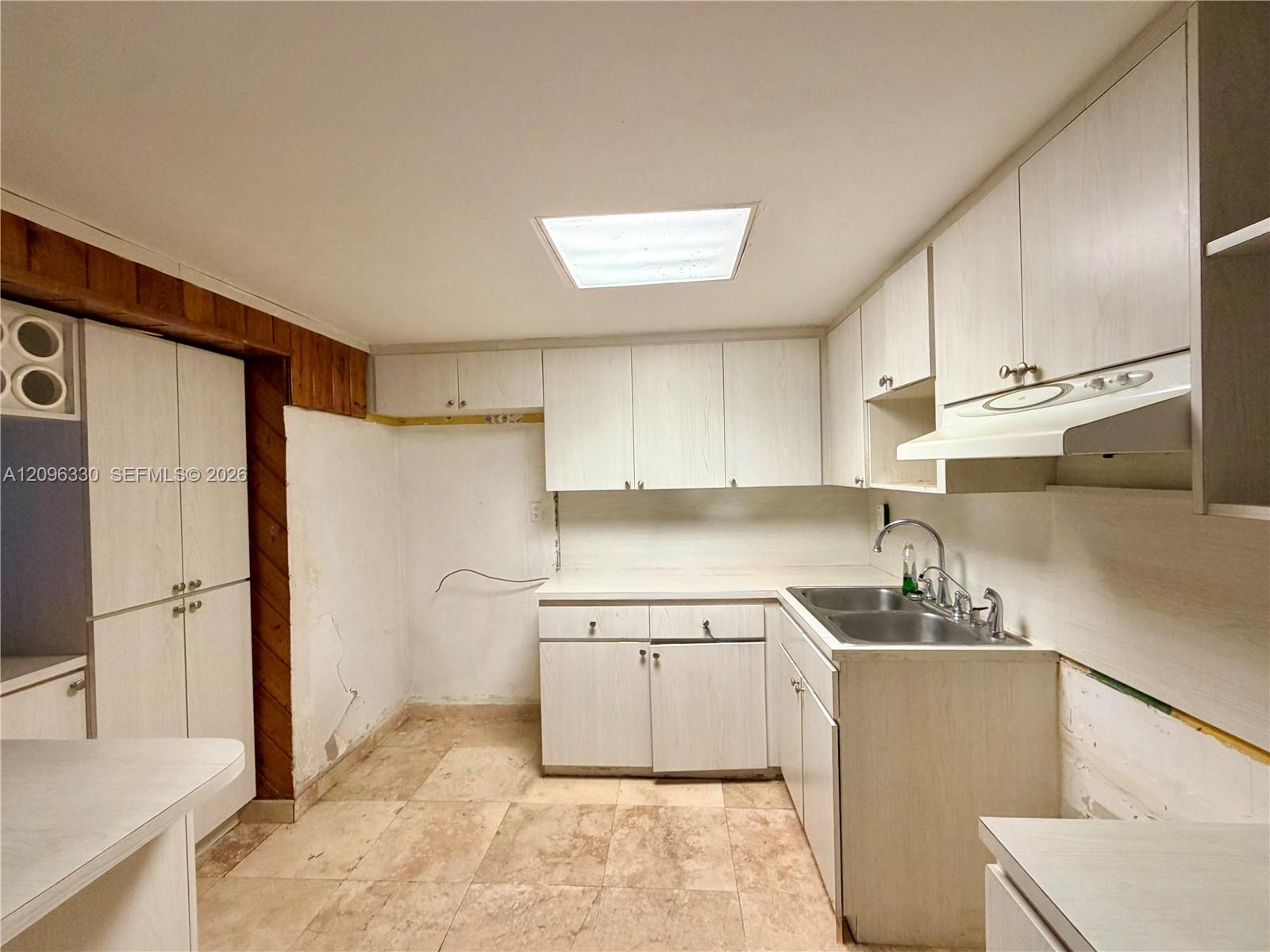261 E 50th Street