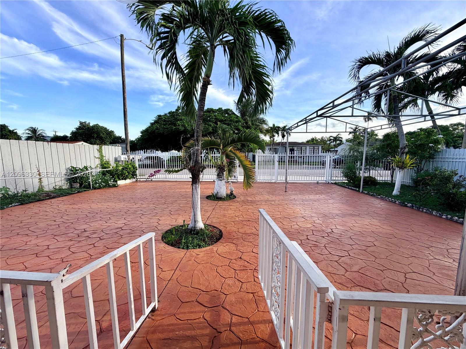 261 E 50th Street