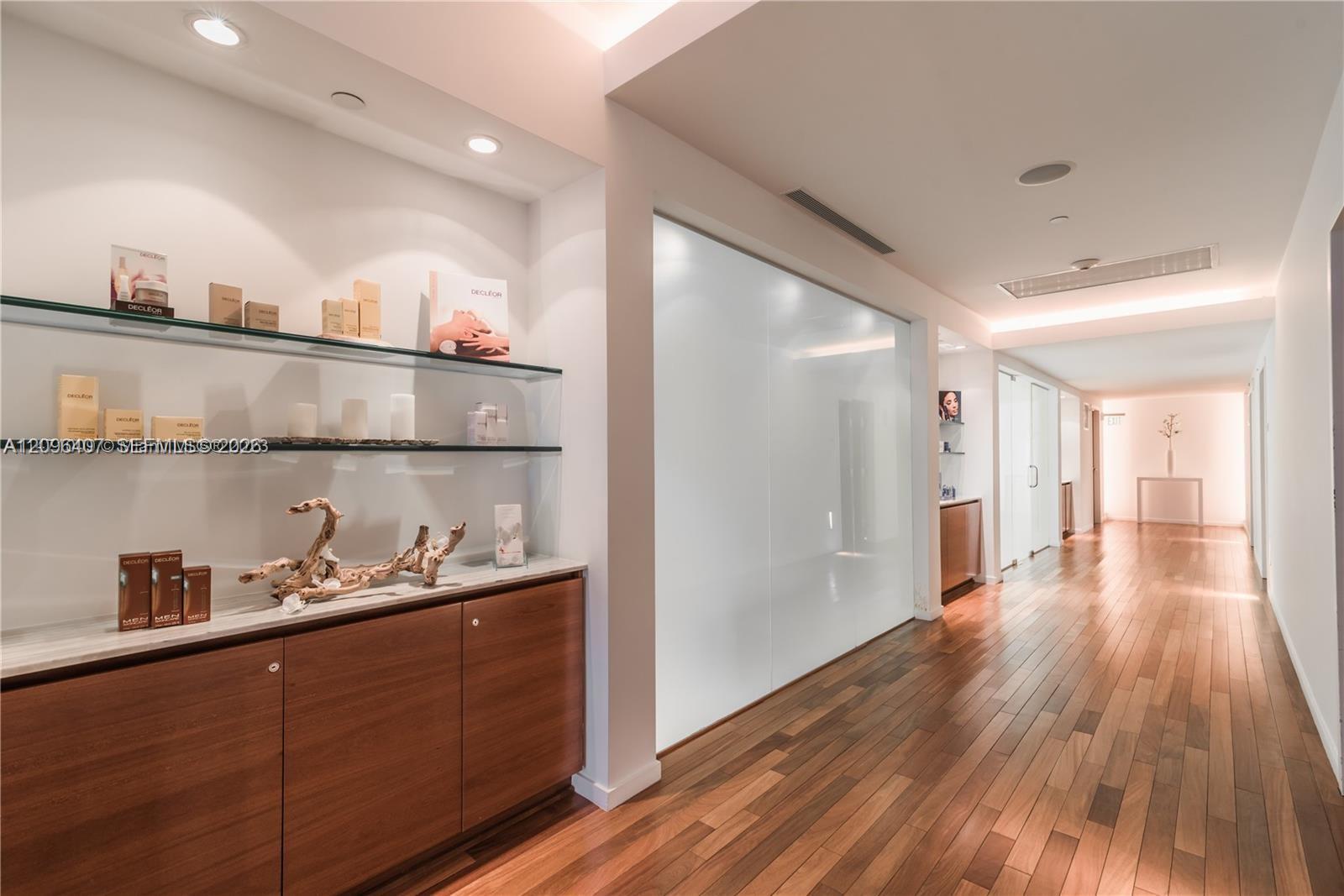 1040 Biscayne Boulevard gallery image #39