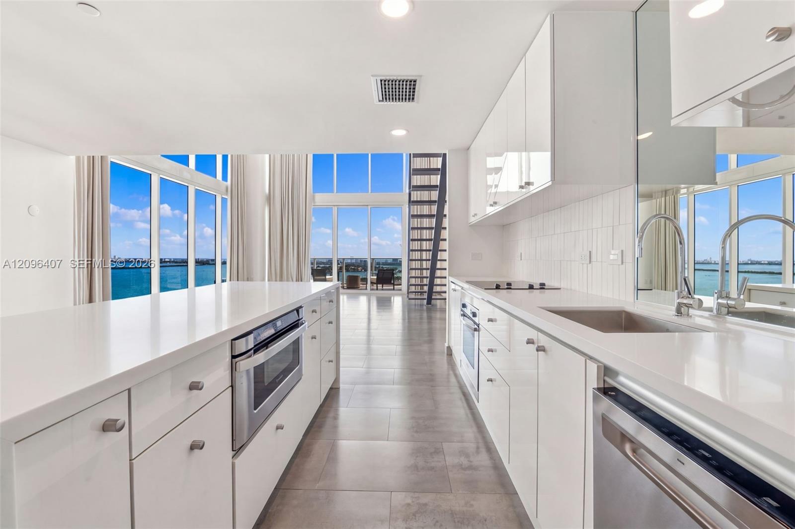 1040 Biscayne Boulevard gallery image #8
