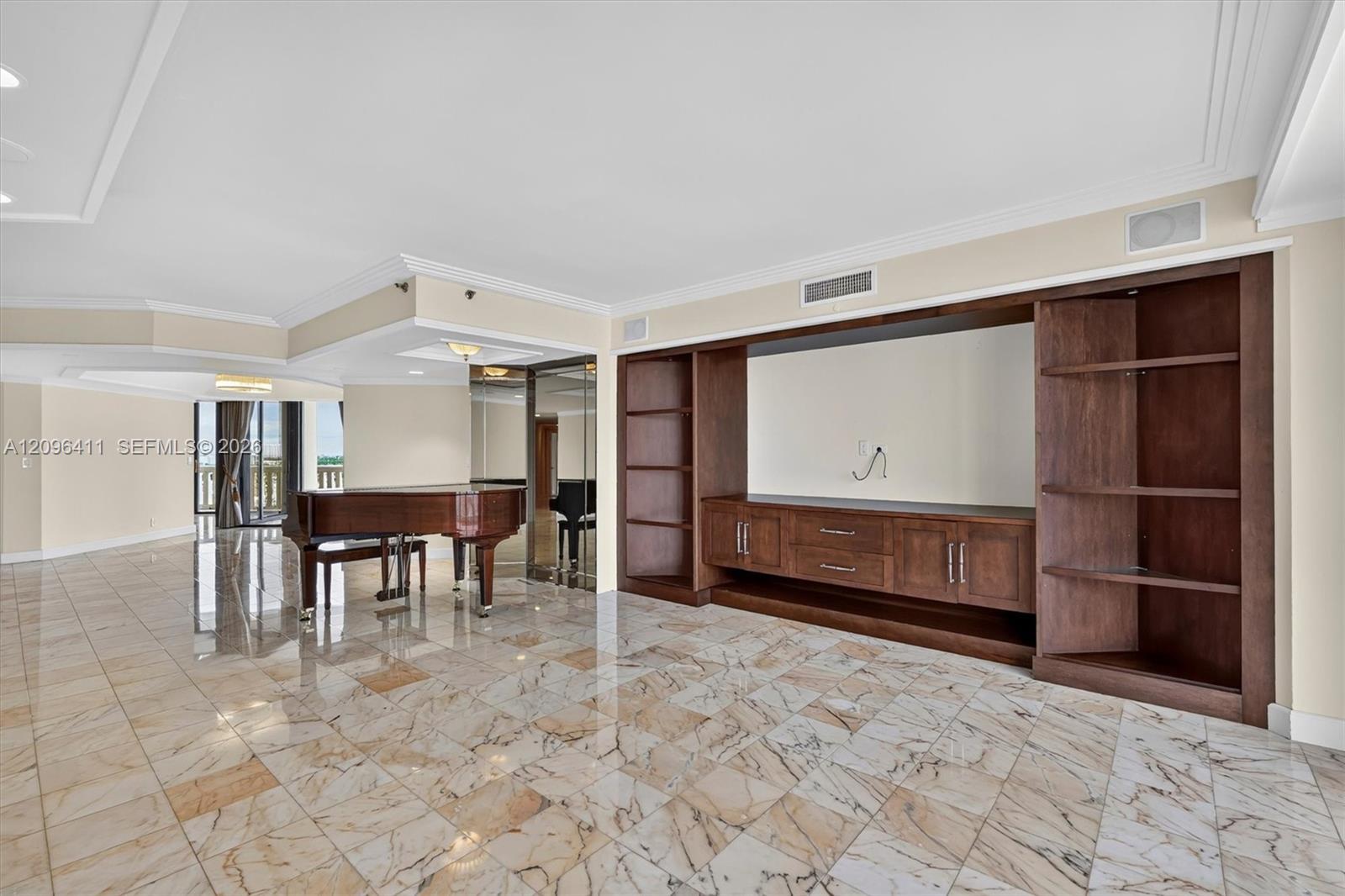3000 Island Boulevard