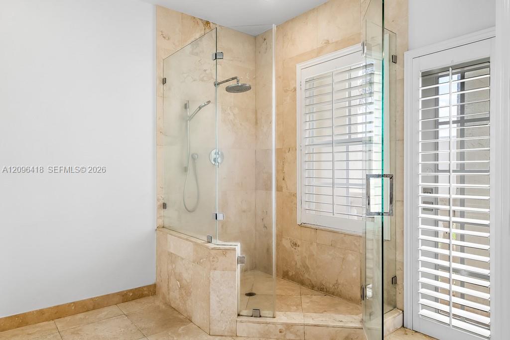 2709 NE 15th Street