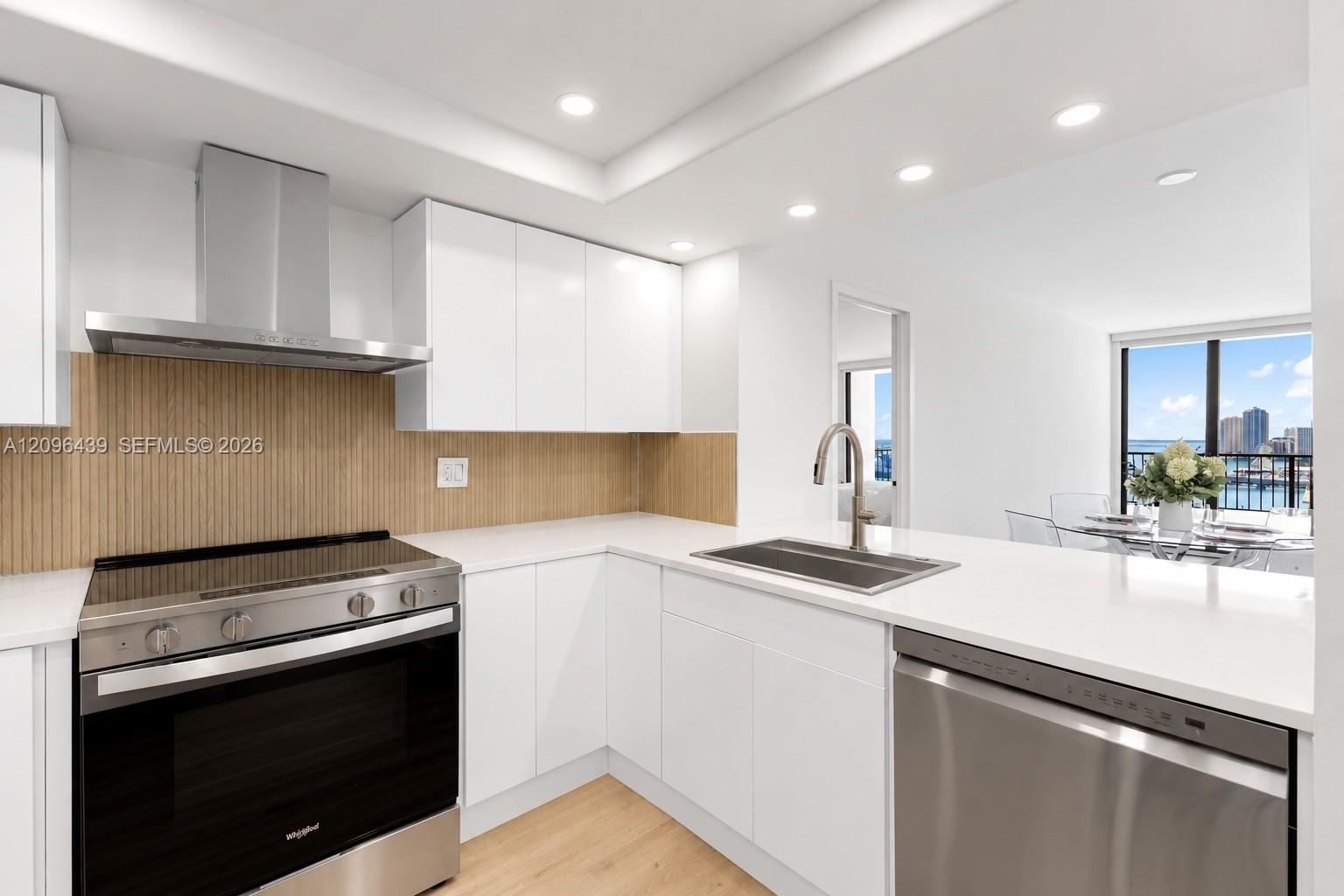 555 NE 15th Street