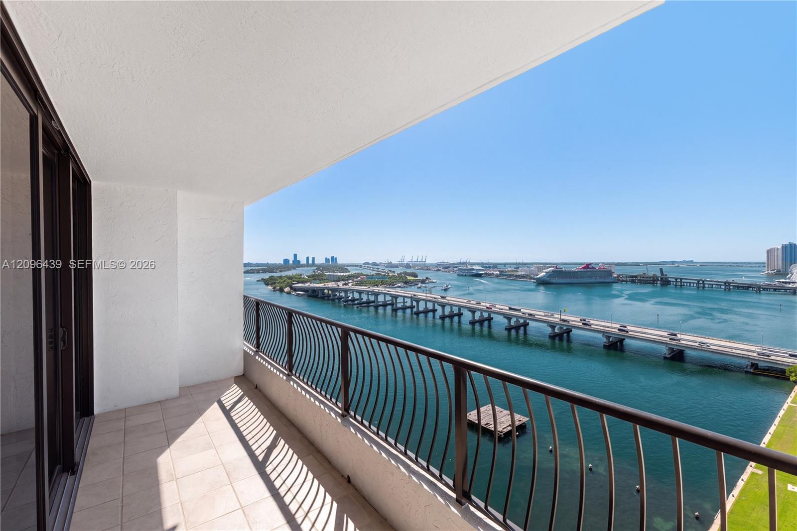 555 NE 15th Street