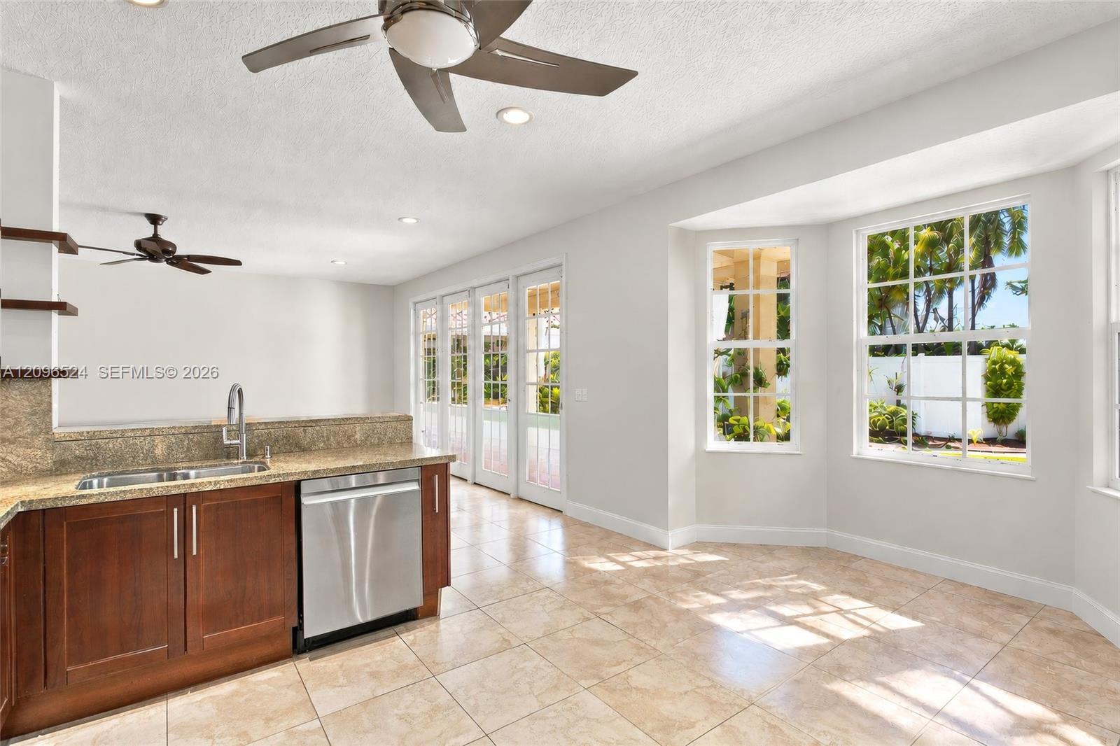 447 Cambridge Drive gallery image #14
